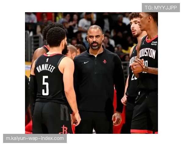 火箭外线防守得到补强 阿门汤普森有望复出提升侧翼防守强度 火箭外线防守得到补强 阿门汤普森有望复出提升侧翼防守强度